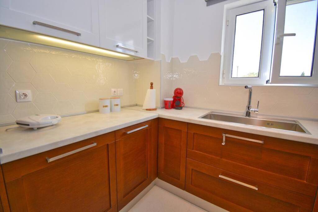 Potamos Deluxe White Apartment Екстериор снимка