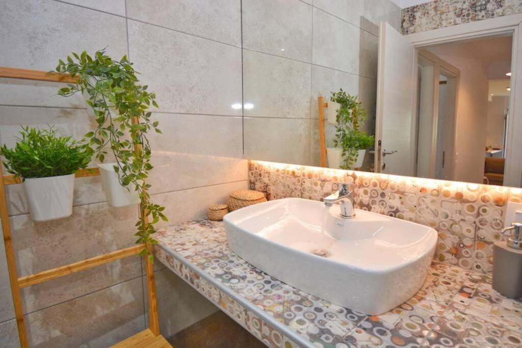 Potamos Deluxe White Apartment Екстериор снимка