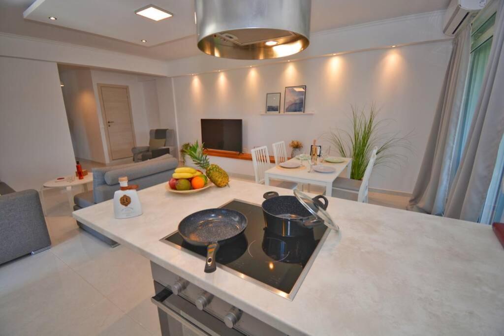 Potamos Deluxe White Apartment Екстериор снимка